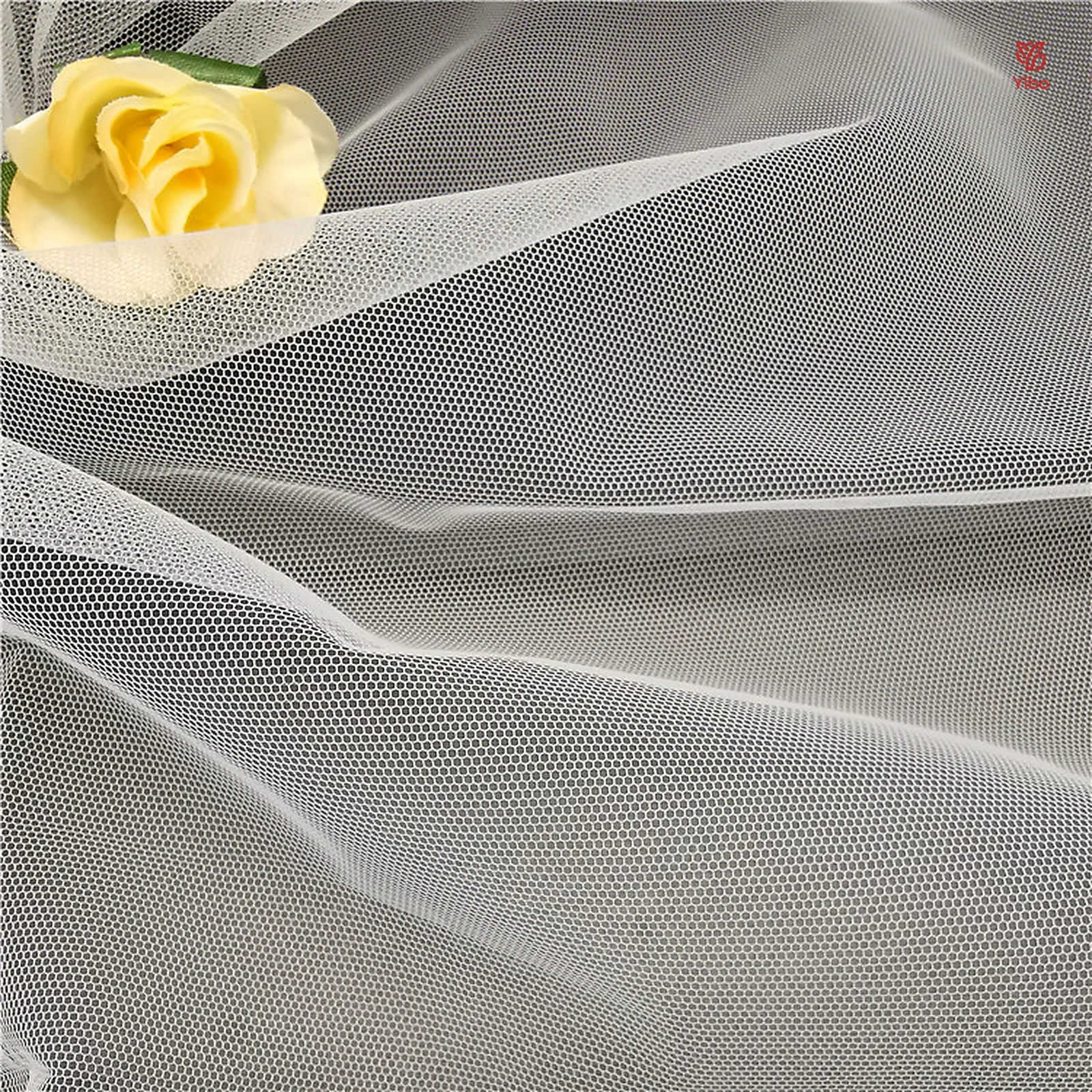 涤纶加强软网 — 柔和垂坠 / Soft Drape