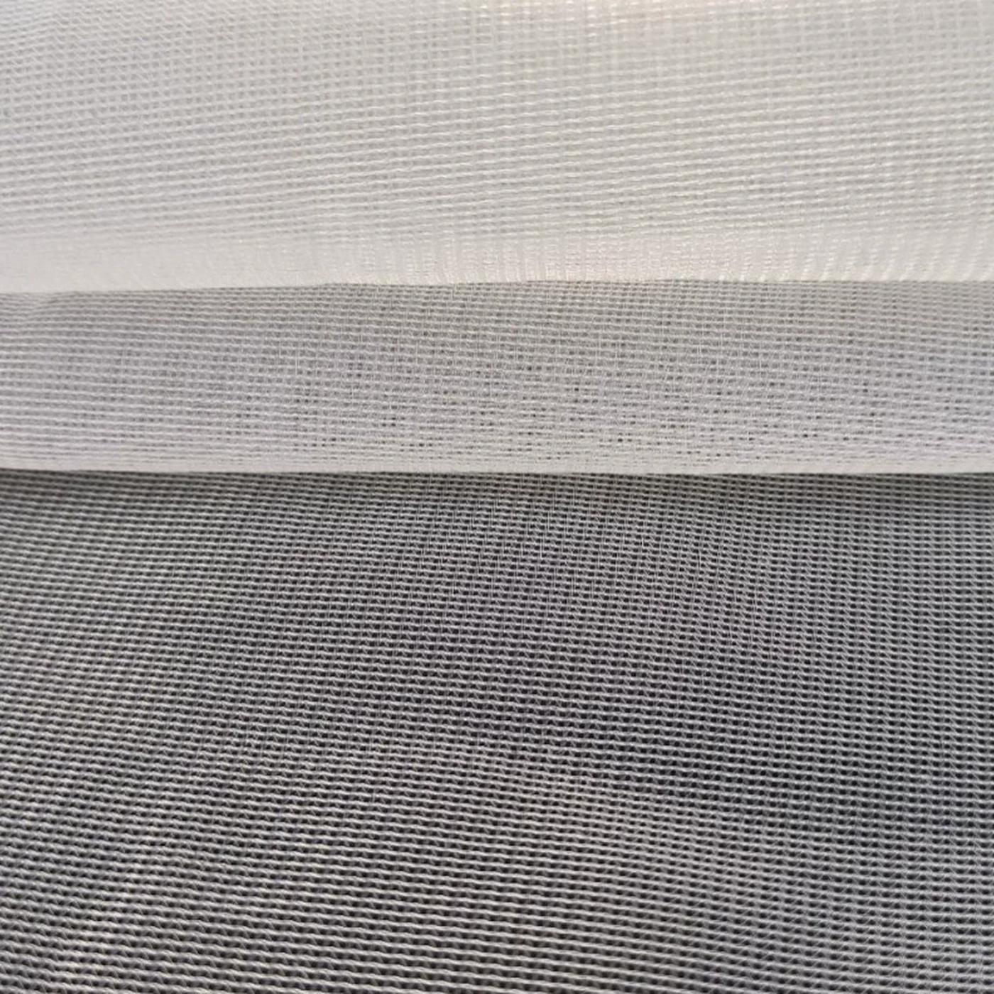 定型纱 — 本白与黑色对比 / White & Black Comparison