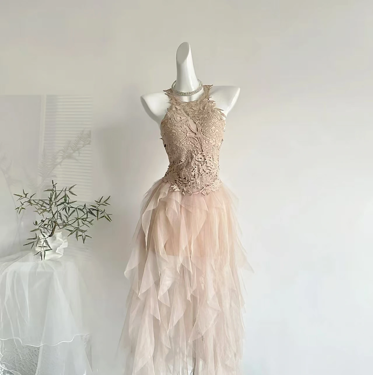单线美国网 — 礼服陈列应用 / Gown Display